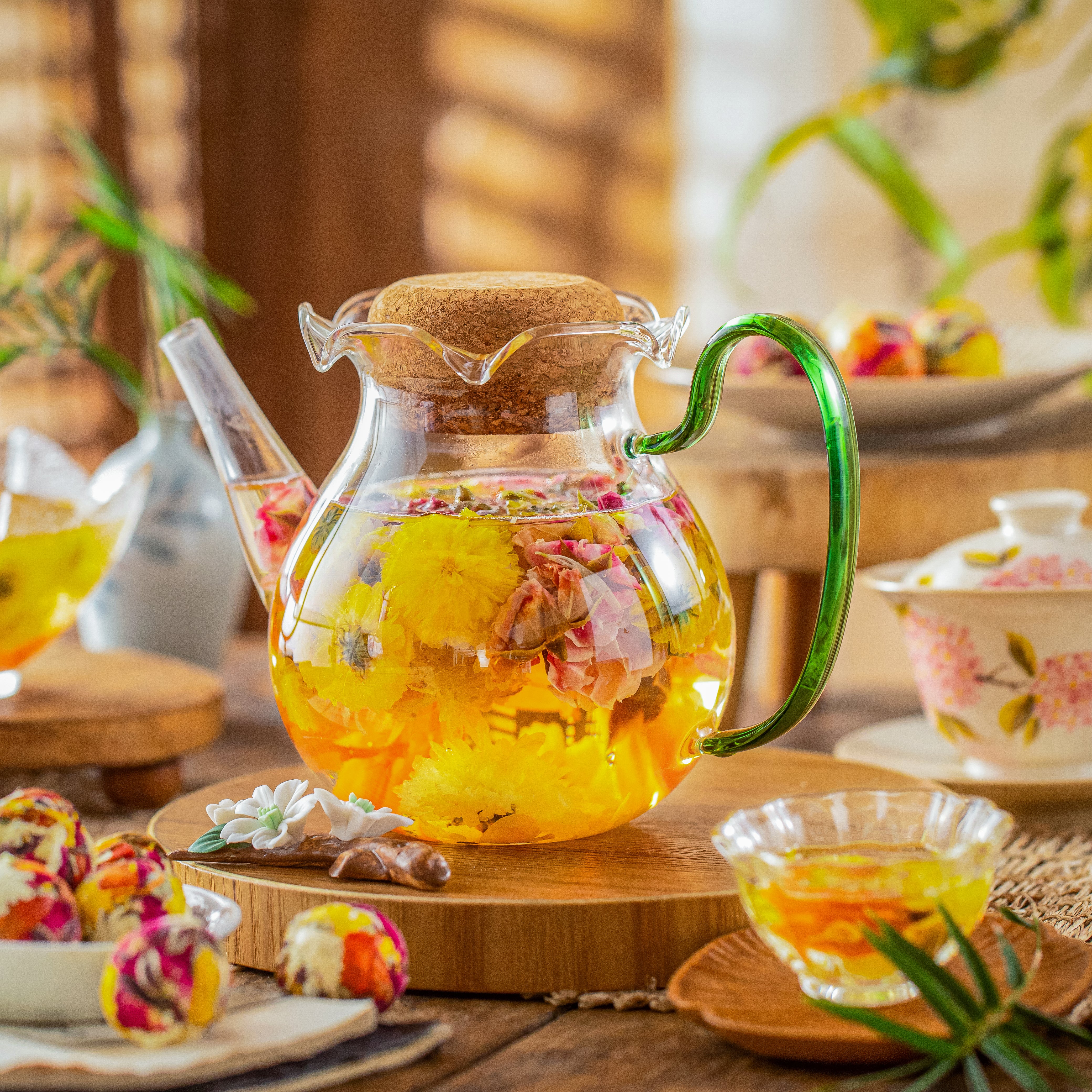 Magic Gathering Bundle: 18 Flowering Tea Blooms & Glass Teapot