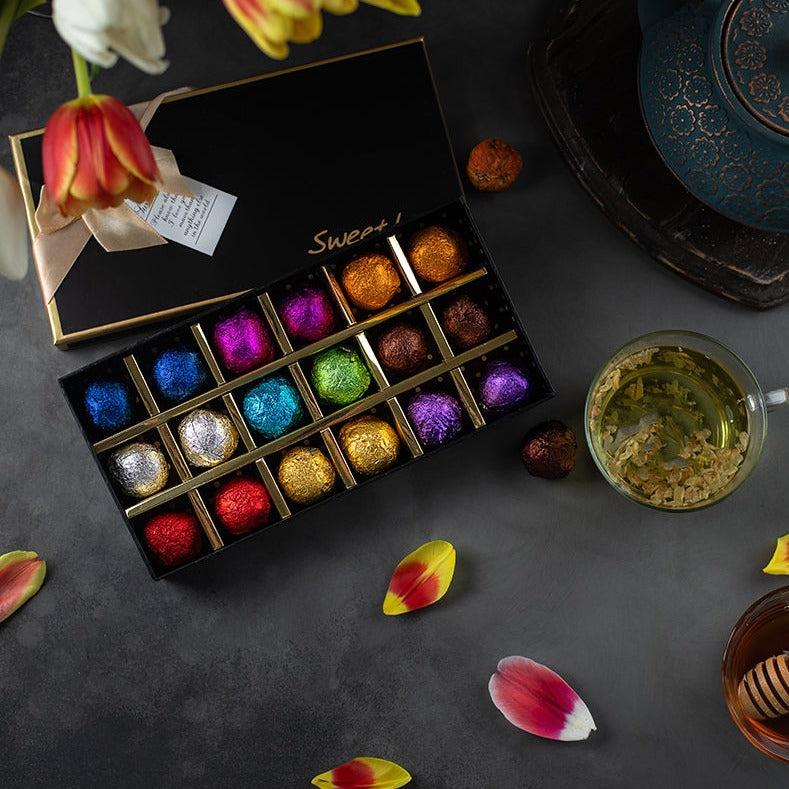 Magic Gathering Bundle: 18 Flowering Tea Blooms & Glass Teapot